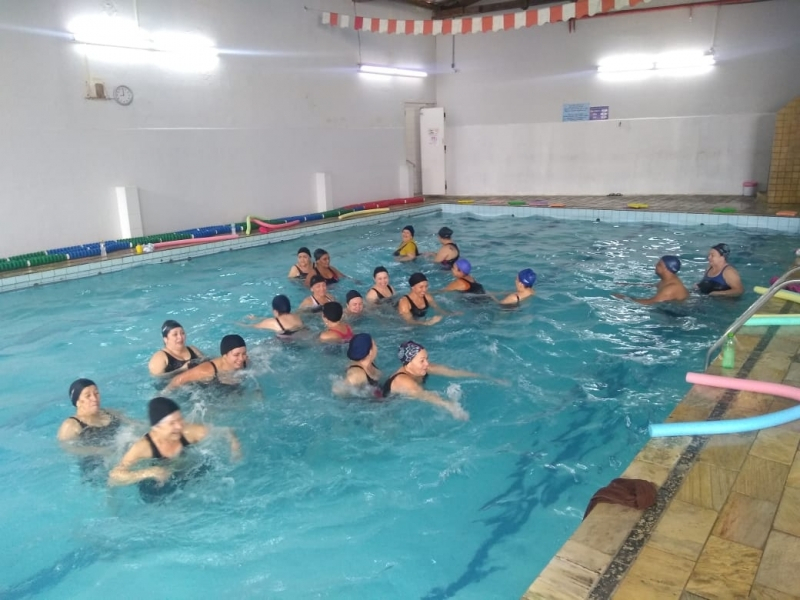 Aula de Hidroginástica Avançada na Academia Mauá - Aula de Hidroginástica com Bola Aula de Hidroginástica Avançada na Academia Mauá - Aula de Hidroginástica com Bola