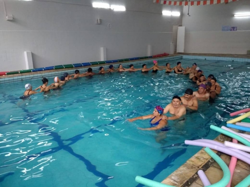 Aulas de hidroginástica e natação no Clube da Portuguesa; Confira